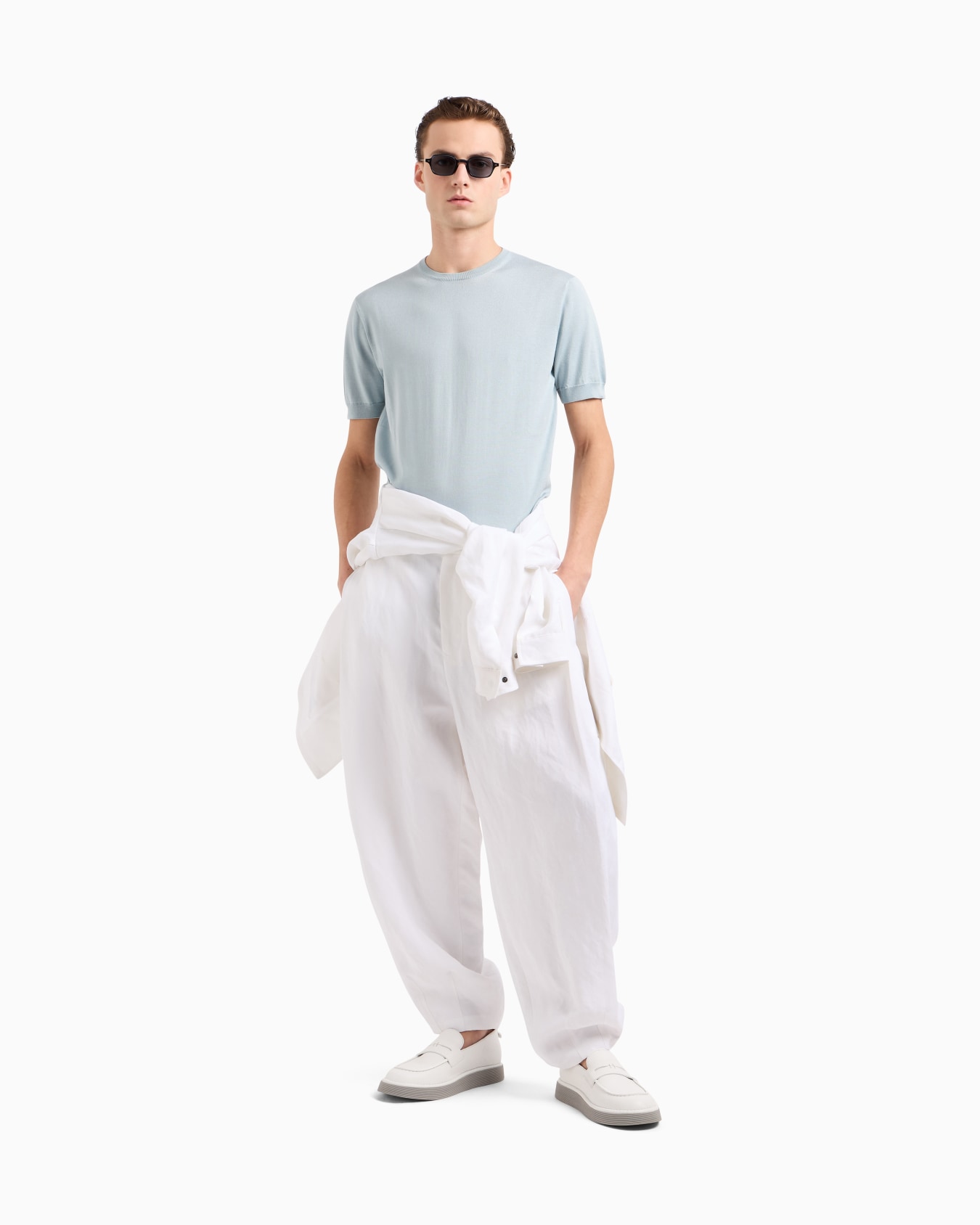 Short-sleeved, crew-neck jumper in silk and cotton Slide 1