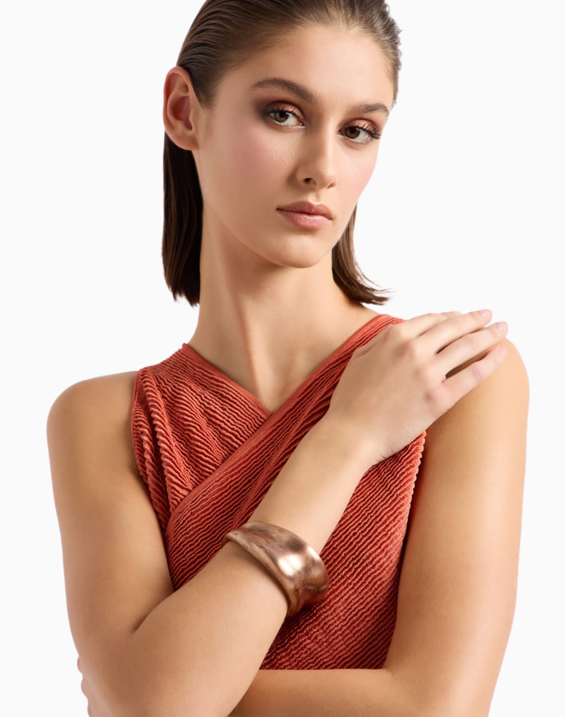 contoured-metal-bracelet-pink--giorgio-armani