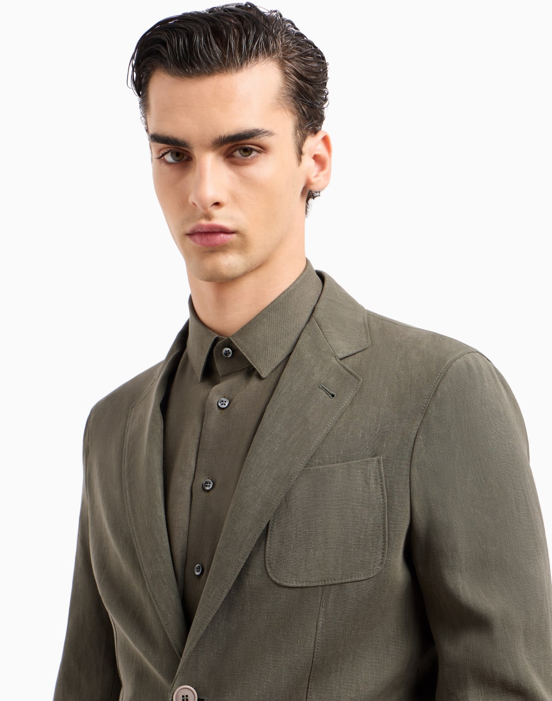veste-simple-boutonnage-gamme-upton-en-toile-de-pur-lin-vert--giorgio-armani