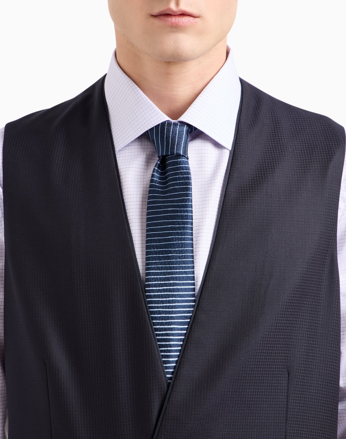 gilet-simple-boutonnage-en-laine-vierge-petits-carreaux-vichy-bleu-marine--giorgio-armani