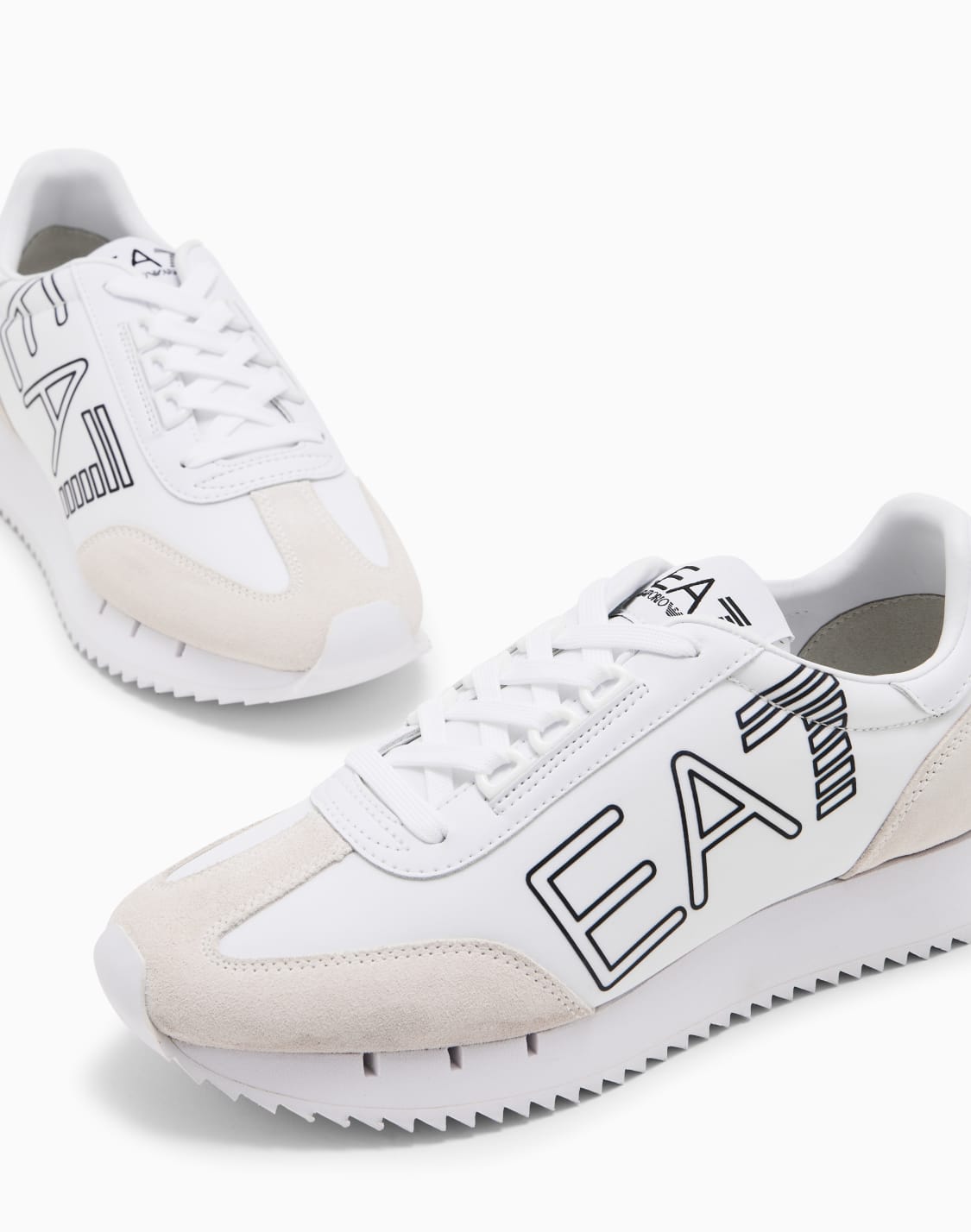 black-and-white-vintage-sneakers-white--ea7