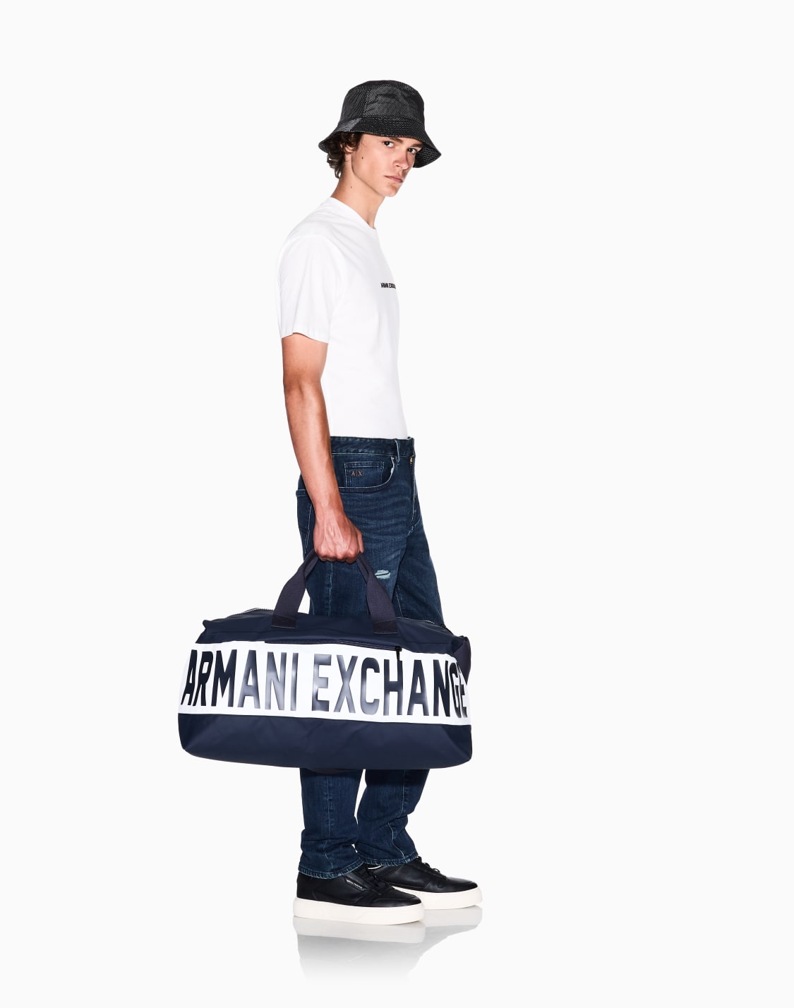 t-shirt-im-regular-fit-mit-logo-print-auf-der-brust-wei--armani-exchange