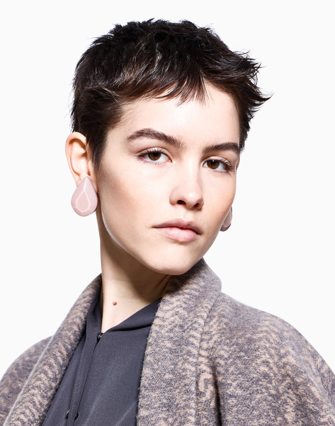 resin-clip-on-earrings-beige--giorgio-armani