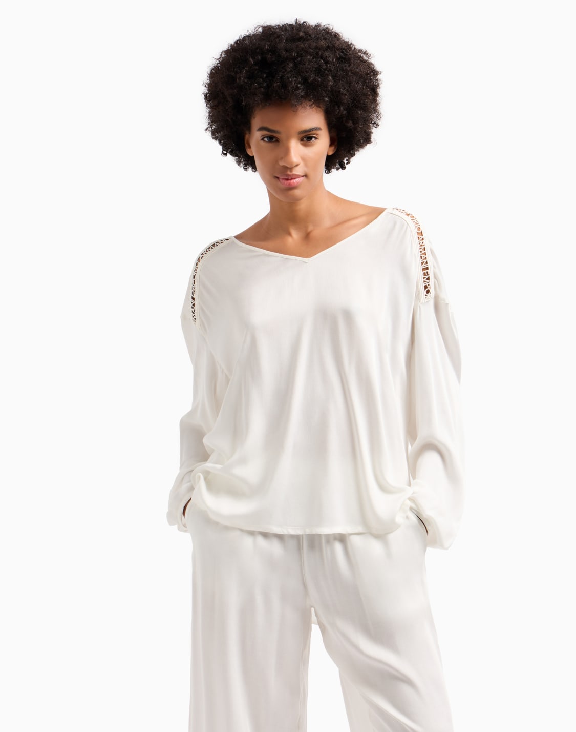 beachwear-bluse-aus-viskose-mit-spitzen-details-und-logo-wei--emporio-armani