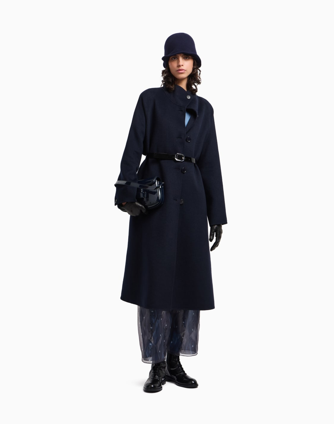 top-mit-v-ausschnitt-aus-seiden-satin-hellblau--emporio-armani